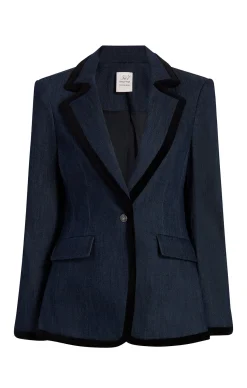Ariane Blazer
